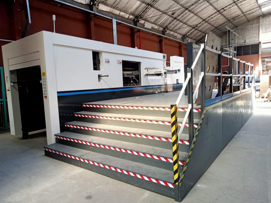 Una instalación exitosa por el equipo Royo Machinery - Die Cutter Royo Machinery RMHK-1500EFC