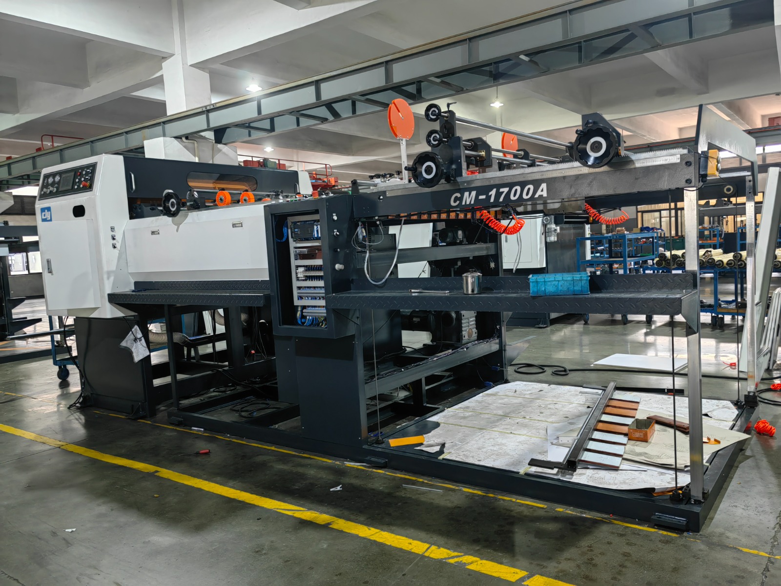 Una instalación exitosa por el equipo Royo Machinery - Hojeadora Royo Machinery RCM-1700A-2