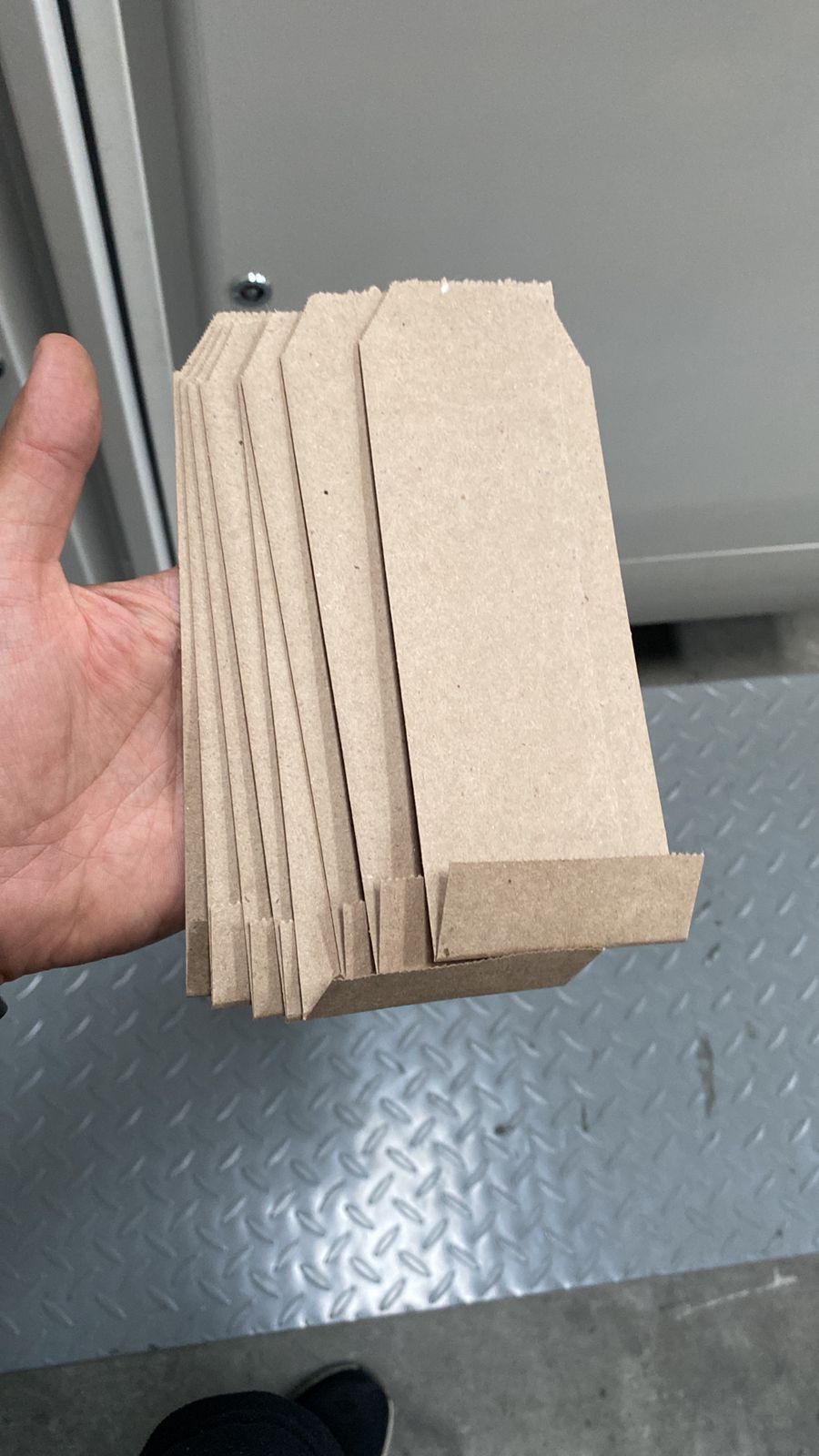 Noticias de la industria - Boletín Informativo: Capacitación Excepcional en Producción de Bolsas de Papel Reciclado para Royo Machinery en Colombia