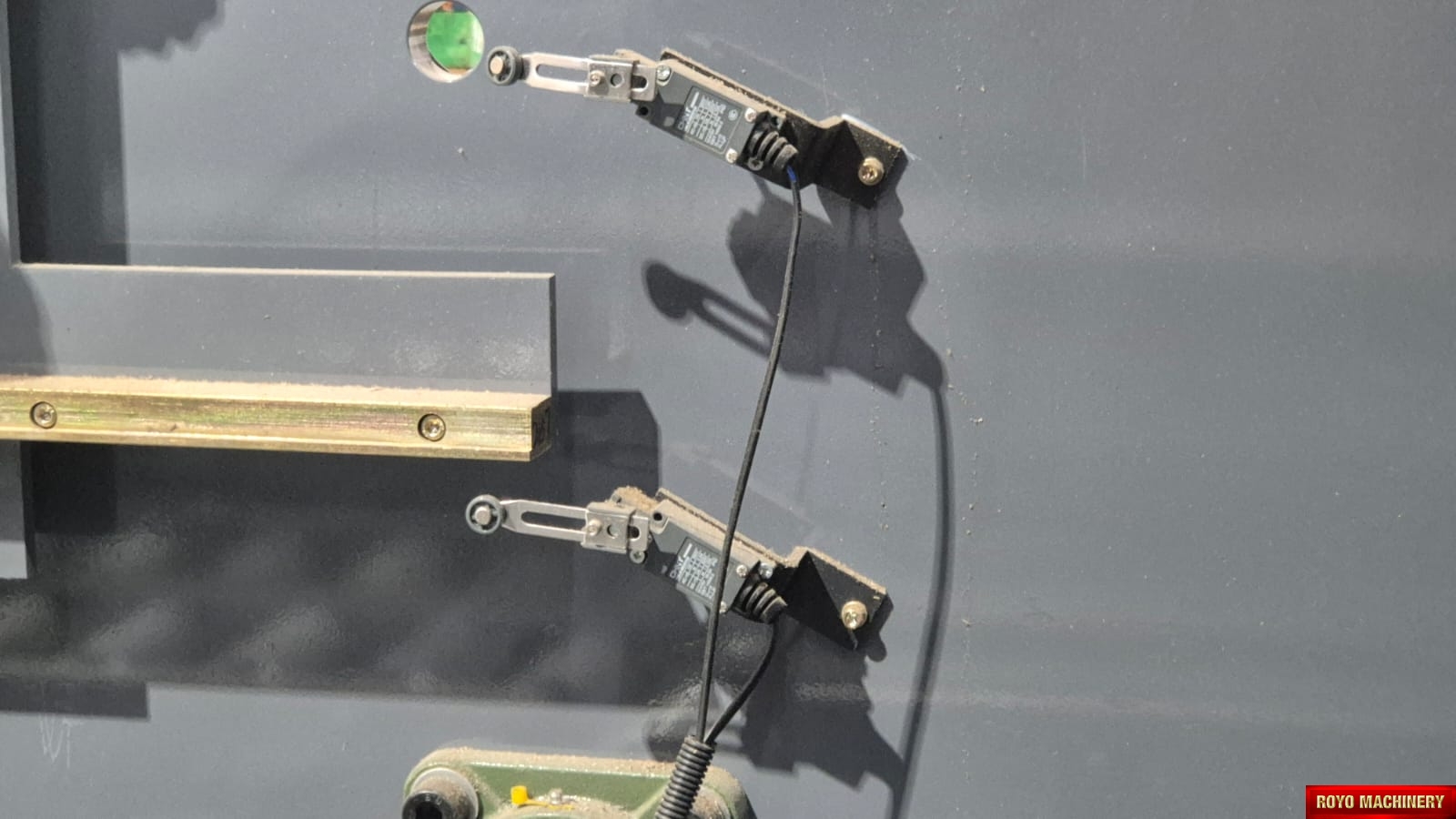 Royo Machinery RLEAD-1228  - Switch Part