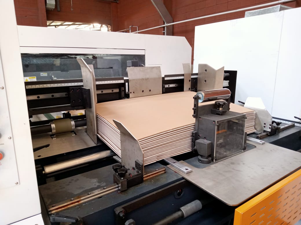 Successful installation by The Royo Machinery Team - Die Cutter Royo Machinery RMHK-1500EFC