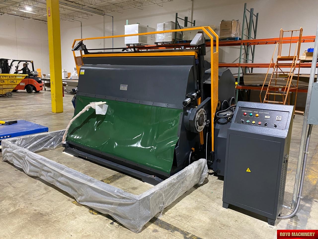 Successful installation by The Royo Machinery Team - Instalación Exitosa de Dos Troqueladoras de Gran Formato en México y Guyana