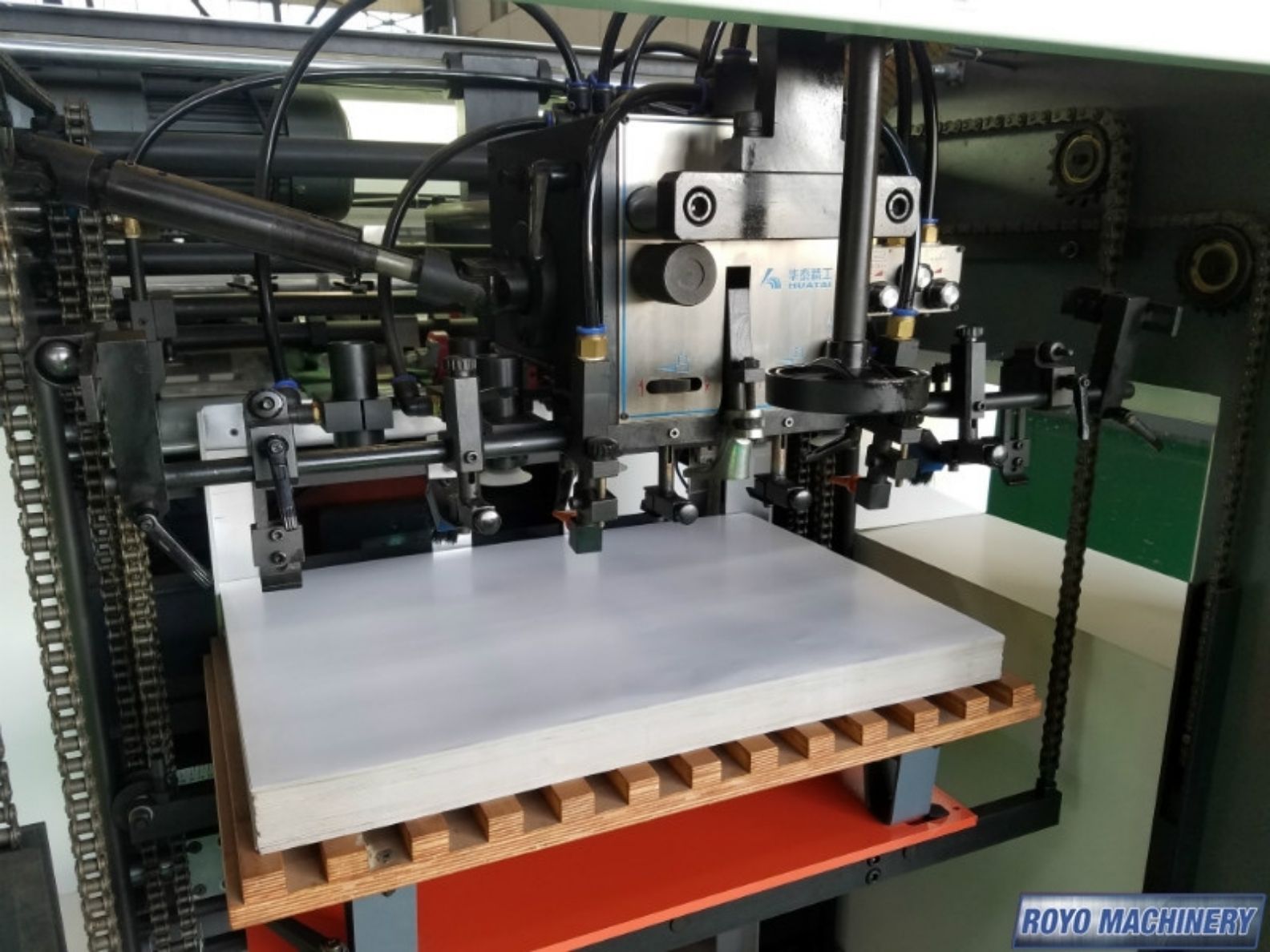 Successful installation by The Royo Machinery Team - Die Cutter Royo Machinery RHT-760