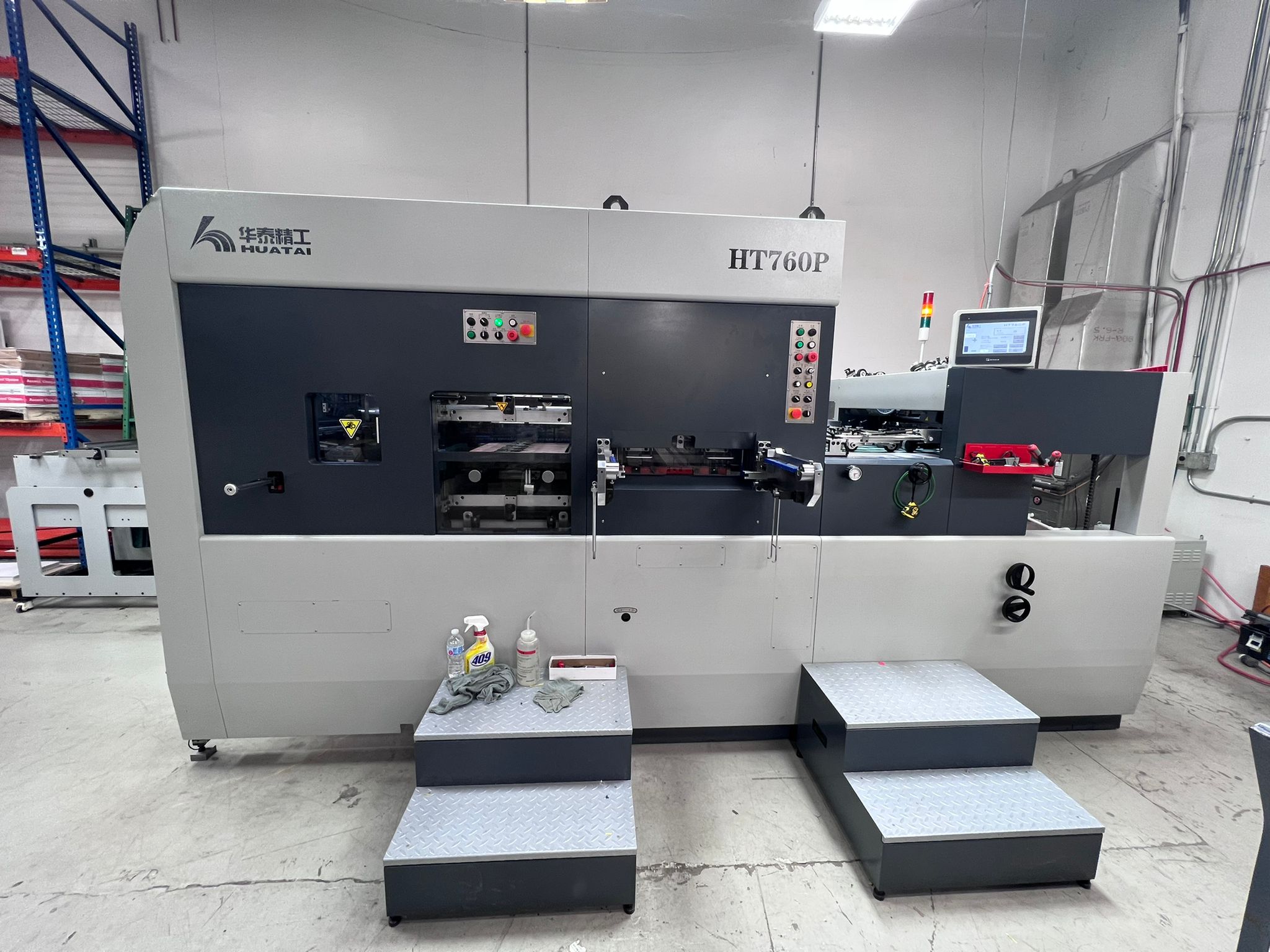 Successful installation by The Royo Machinery Team - Die Cutter Royo Machinery RHT-760P